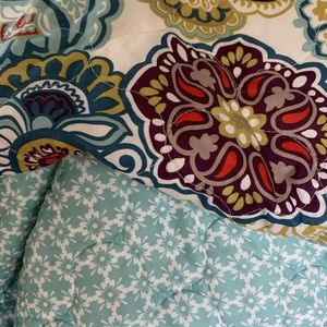 Floral Paisley Twin Quilt and Standard Sham